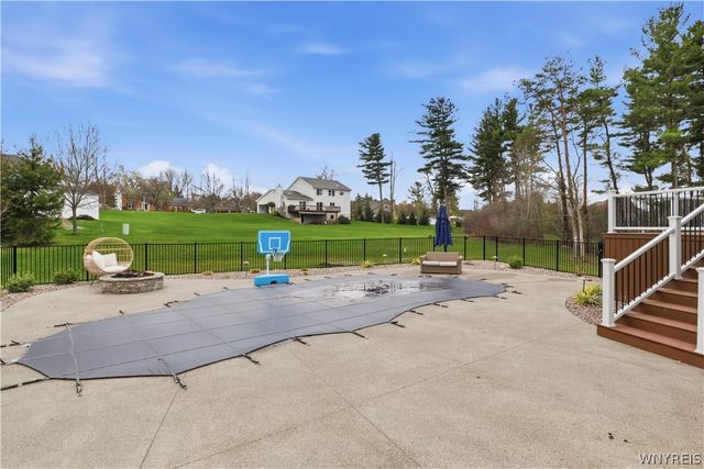 17 Woodthrush, Orchard Park, NY 14127