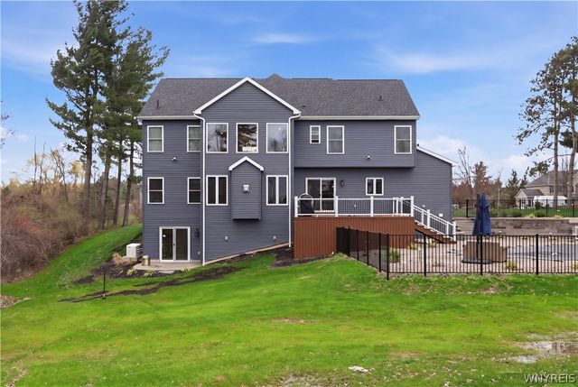 17 Woodthrush, Orchard Park, NY 14127