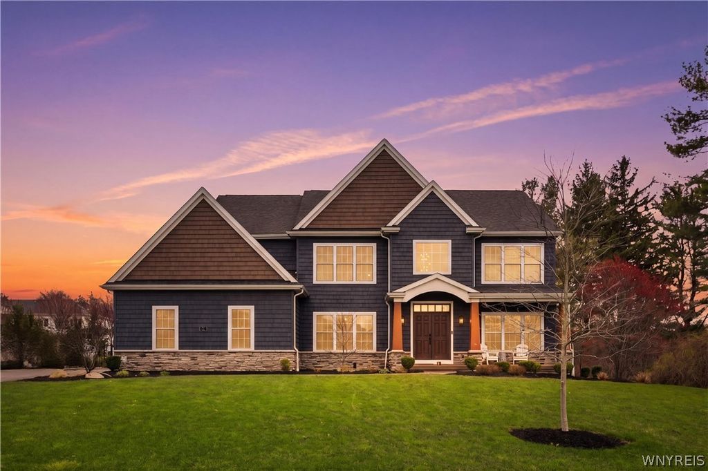 17 Woodthrush, Orchard Park, NY 14127