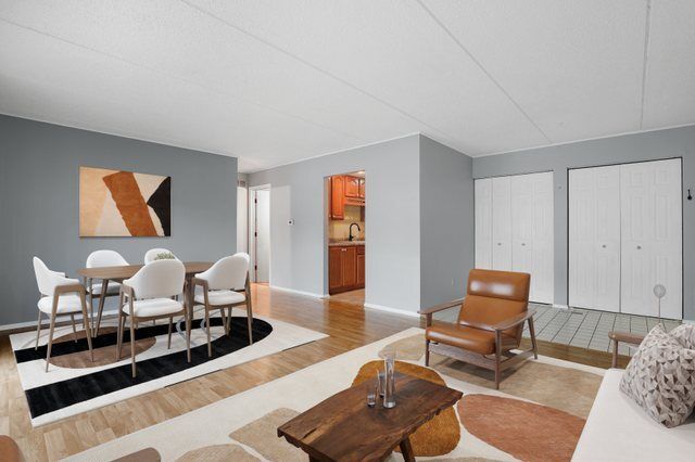 1133 Royal St George Drive 102, Naperville, IL 60563