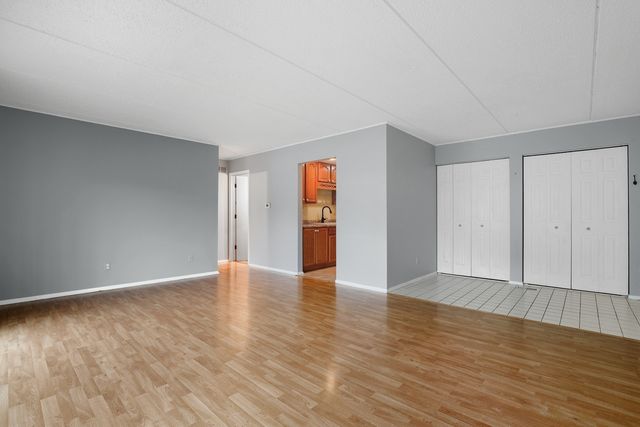 1133 Royal St George Drive 102, Naperville, IL 60563