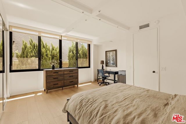 211 S Spalding Drive 107S, Beverly Hills, CA 90212