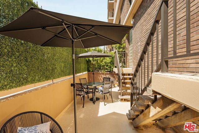 211 S Spalding Drive 107S, Beverly Hills, CA 90212
