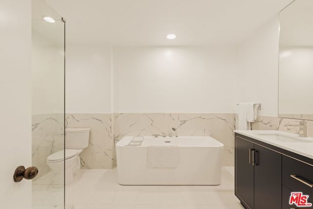 211 S Spalding Drive 107S, Beverly Hills, CA 90212