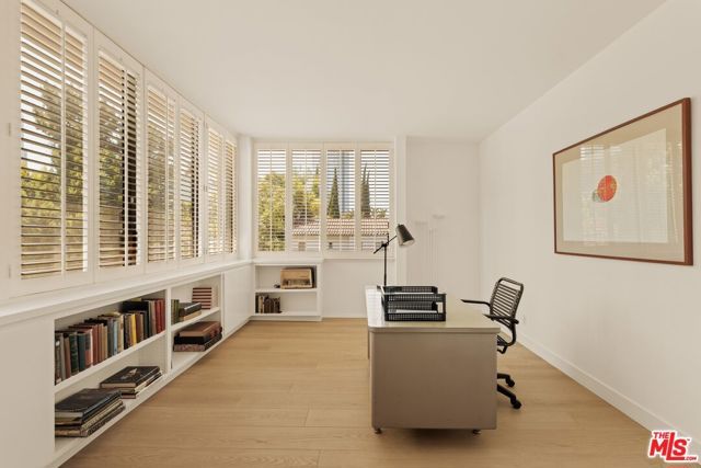 211 S Spalding Drive 107S, Beverly Hills, CA 90212