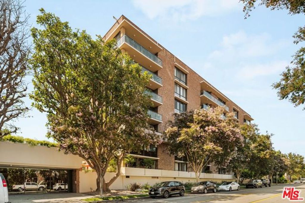 211 S Spalding Drive 107S, Beverly Hills, CA 90212