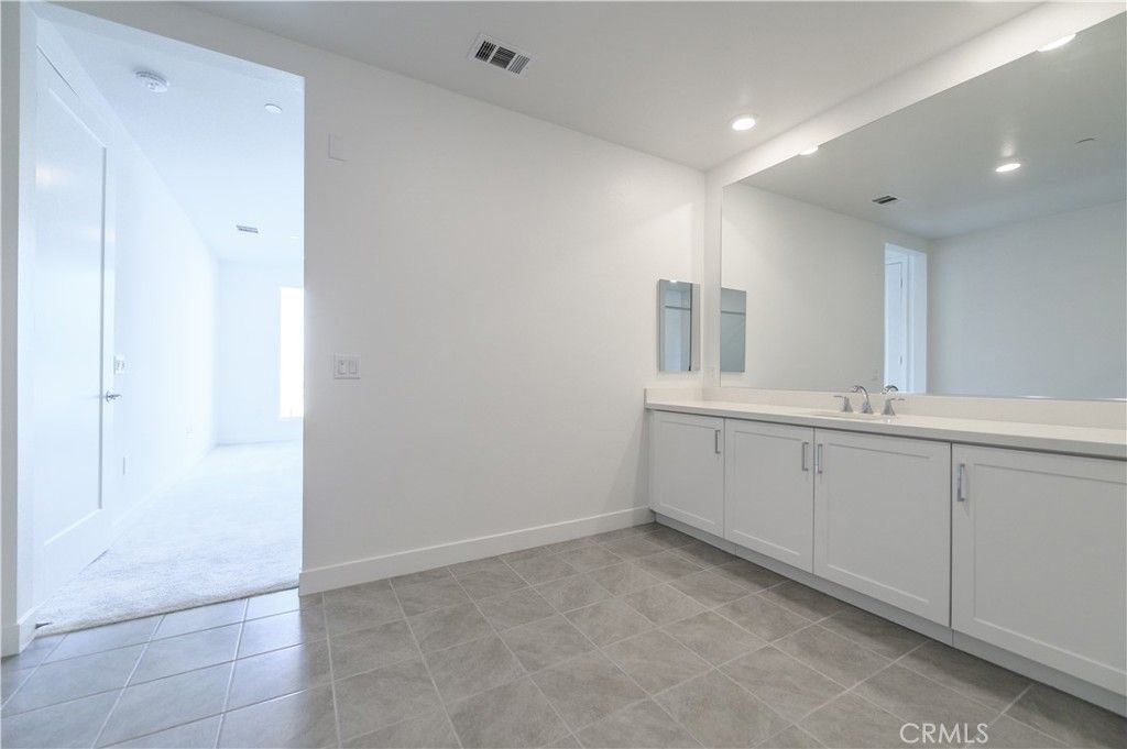 Image 35 of property listing at 3608 Rivington, Irvine, CA 92612