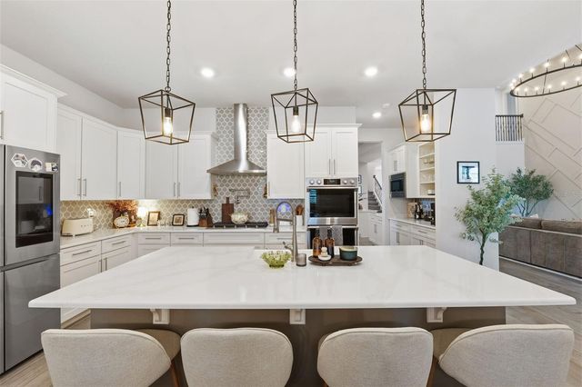 8684 SANDERS TREE LOOP, Wesley Chapel, FL 33545