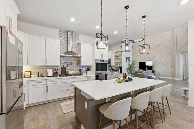 8684 SANDERS TREE LOOP, Wesley Chapel, FL 33545