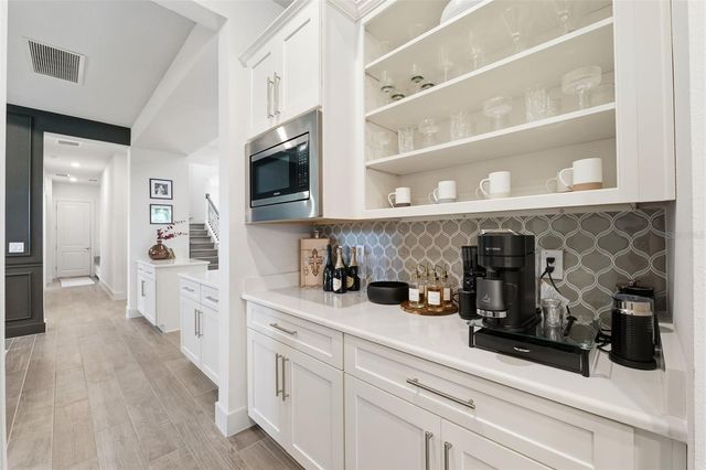 8684 SANDERS TREE LOOP, Wesley Chapel, FL 33545