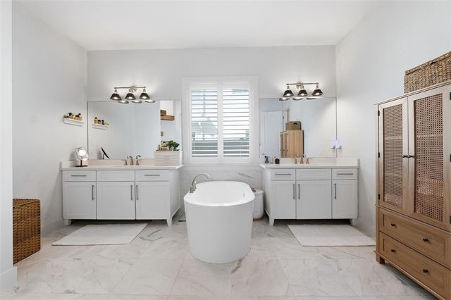 8684 SANDERS TREE LOOP, Wesley Chapel, FL 33545