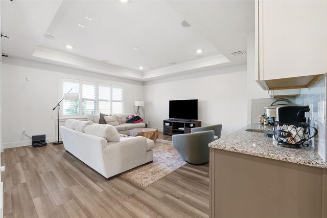 8684 SANDERS TREE LOOP, Wesley Chapel, FL 33545