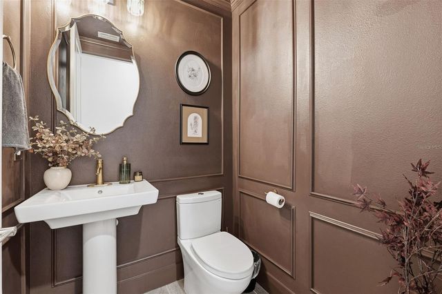 8684 SANDERS TREE LOOP, Wesley Chapel, FL 33545