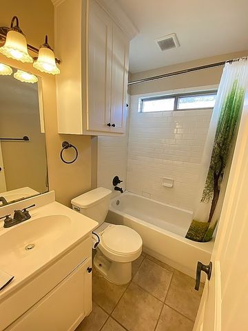 132 Hedgerow Lane, Lewisville, TX 75057