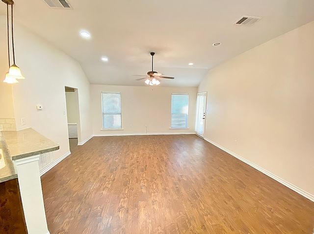 132 Hedgerow Lane, Lewisville, TX 75057