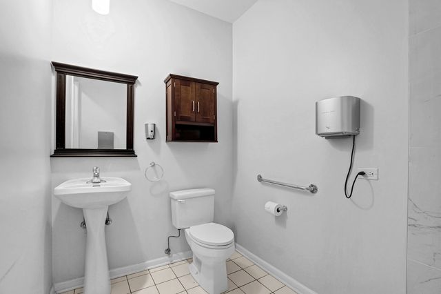 1415 W CHICAGO Avenue C1, Chicago, IL 60642