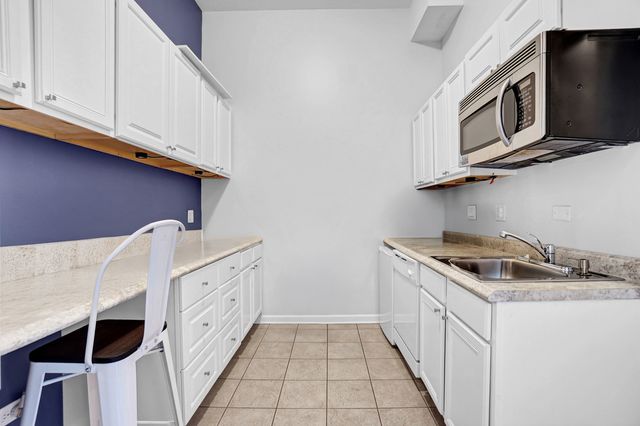 1415 W CHICAGO Avenue C1, Chicago, IL 60642