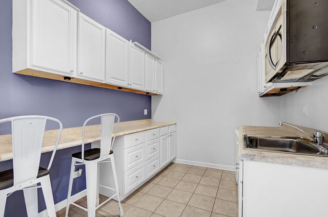 1415 W CHICAGO Avenue C1, Chicago, IL 60642
