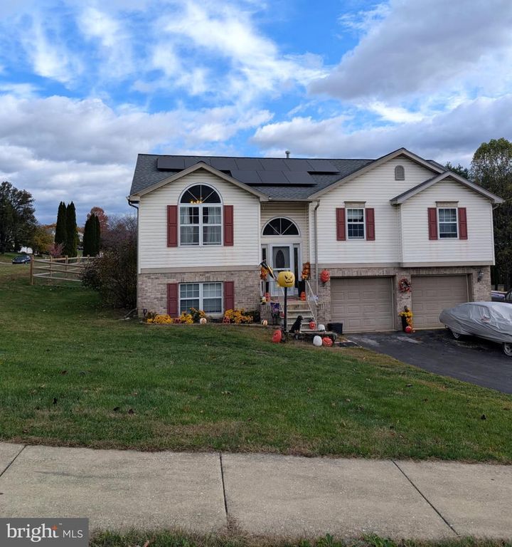 201 OVERVIEW CIR W, Red Lion, PA 17356