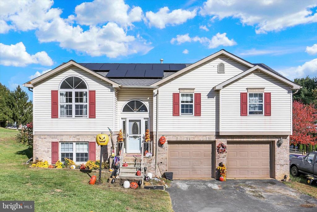 201 OVERVIEW CIR W, Red Lion, PA 17356