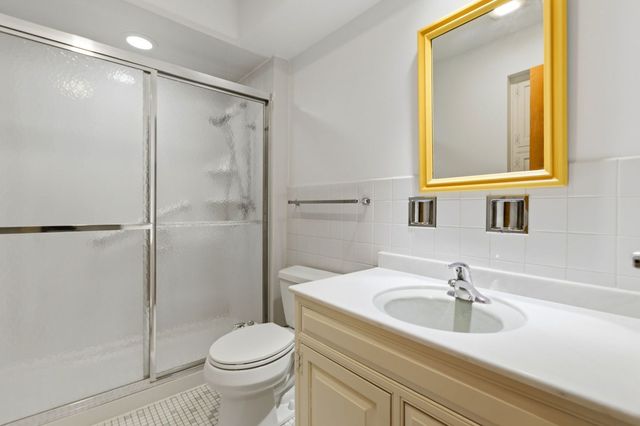 1310 Maple Avenue 2C, Evanston, IL 60201