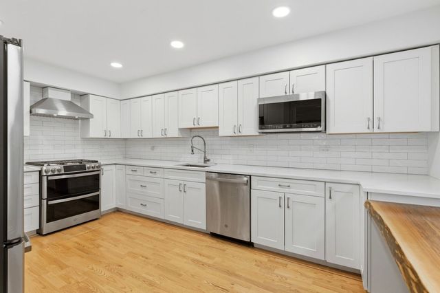 1310 Maple Avenue 2C, Evanston, IL 60201