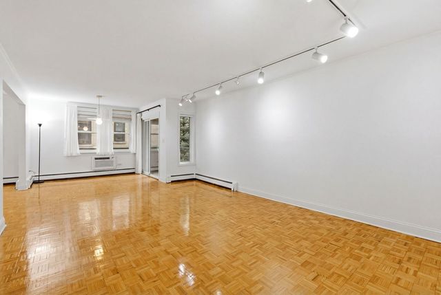 1310 Maple Avenue 2C, Evanston, IL 60201