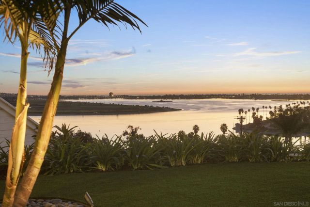 3080 Lloyd St, San Diego, CA 92117