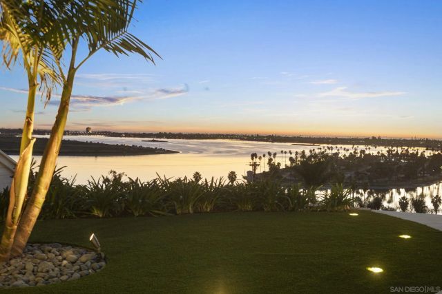 3080 Lloyd St, San Diego, CA 92117