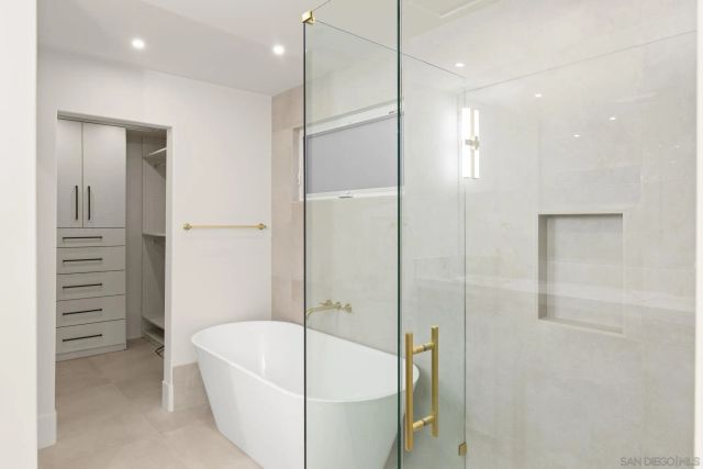 3080 Lloyd St, San Diego, CA 92117