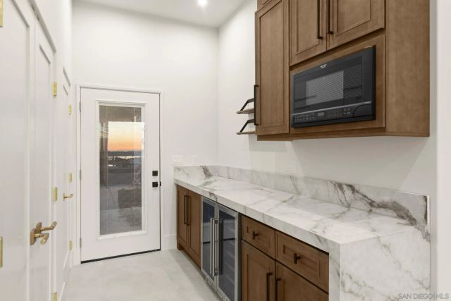 3080 Lloyd St, San Diego, CA 92117