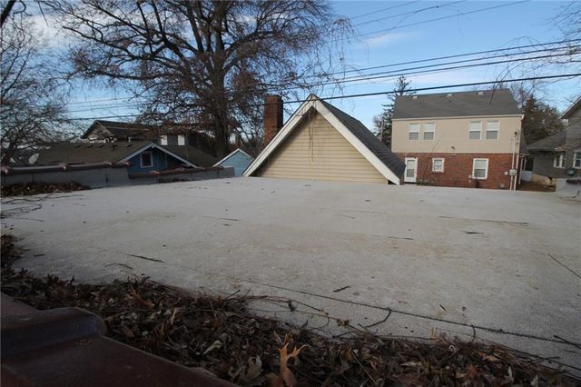 2230 E 67th Terrace, Kansas City, MO 64132