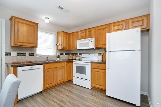 2420 Walden Lane, Manhattan, KS 66502