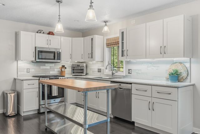 3232 Plantation Trail, Fort Wayne, IN 46818