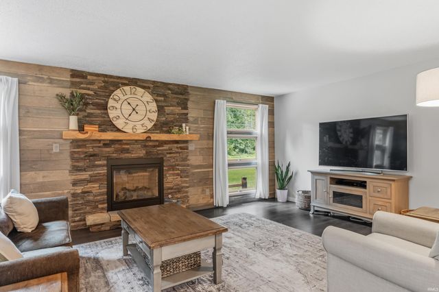 3232 Plantation Trail, Fort Wayne, IN 46818