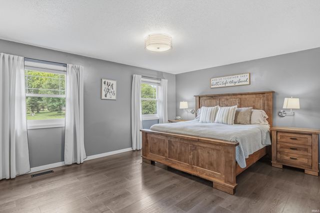 3232 Plantation Trail, Fort Wayne, IN 46818