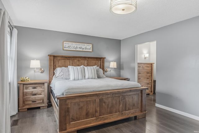 3232 Plantation Trail, Fort Wayne, IN 46818