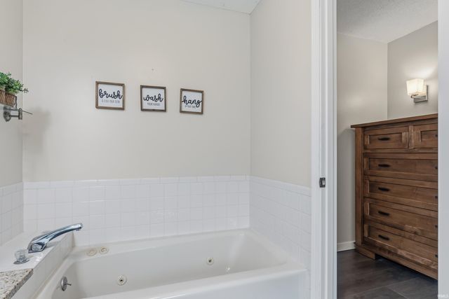 3232 Plantation Trail, Fort Wayne, IN 46818