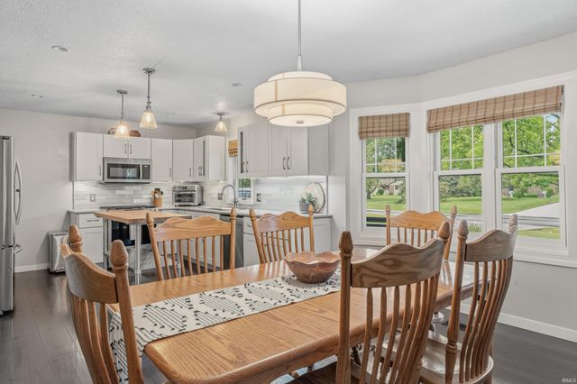 3232 Plantation Trail, Fort Wayne, IN 46818
