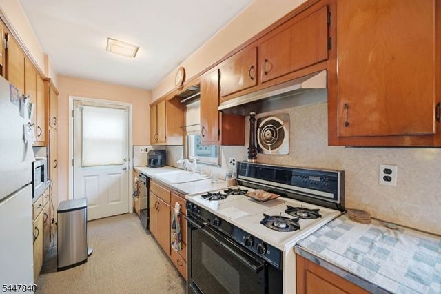 72 Maitland Ave, Hawthorne Boro, NJ 07506