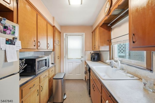 72 Maitland Ave, Hawthorne Boro, NJ 07506