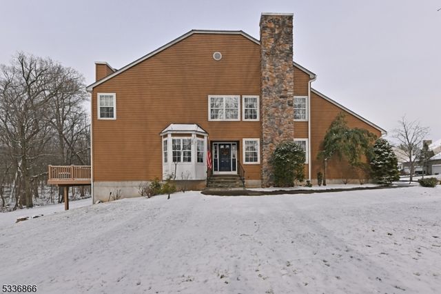 54 Hunter Rd, North Haledon Boro, NJ 07508