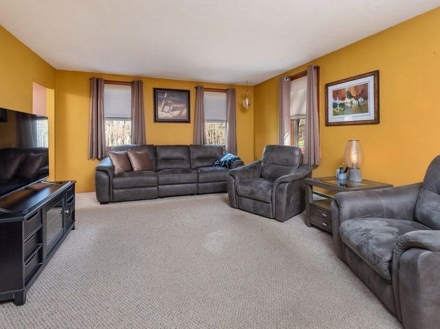 3 Hammond Street, Leicester, MA 01542