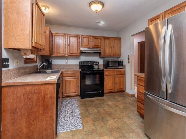 3 Hammond Street, Leicester, MA 01542