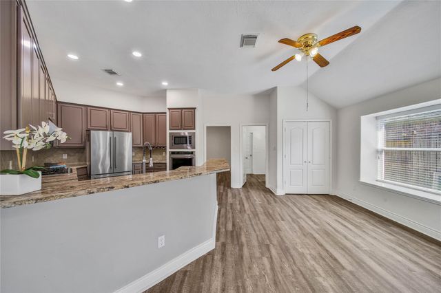 5918 Greenway Manor Lane, Spring, TX 77373