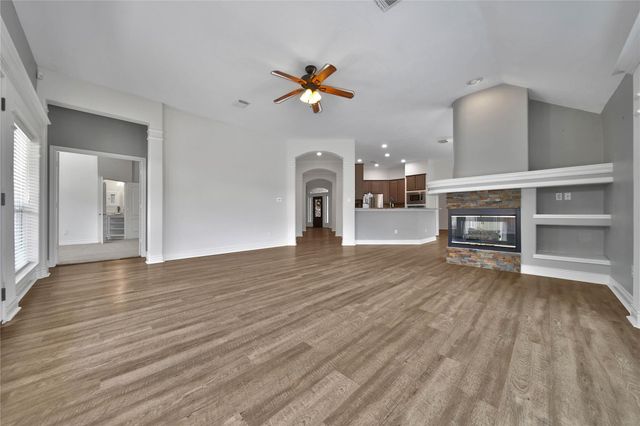 5918 Greenway Manor Lane, Spring, TX 77373