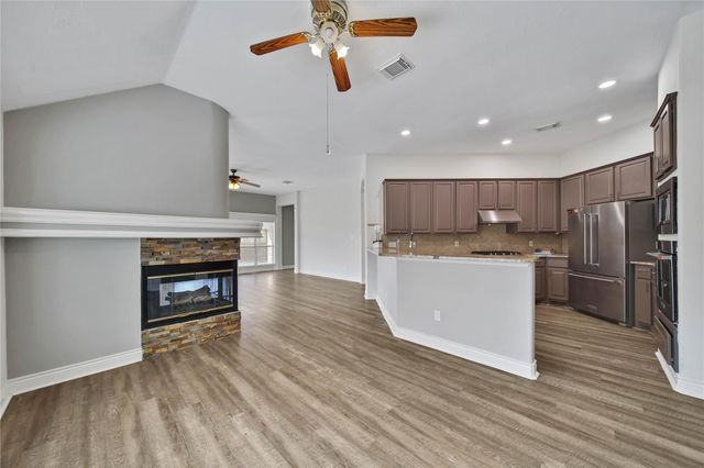 5918 Greenway Manor Lane, Spring, TX 77373
