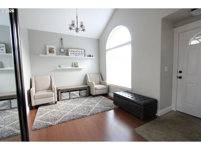 14225 Se CENTER St, Portland, OR 97236