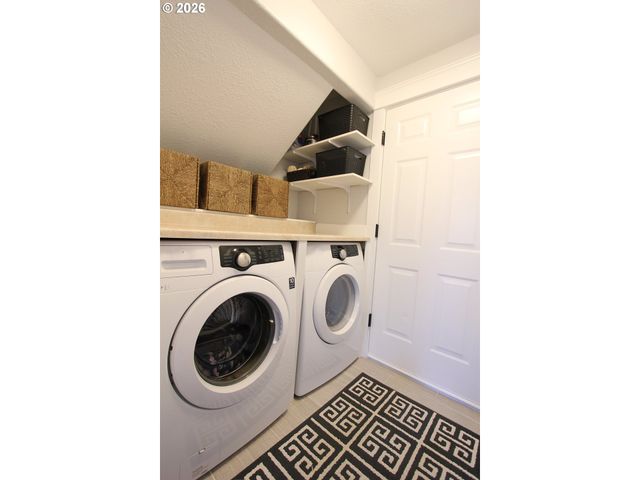 14225 Se CENTER St, Portland, OR 97236