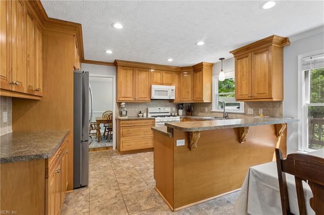 102 Militia CT, Yorktown, VA 23693